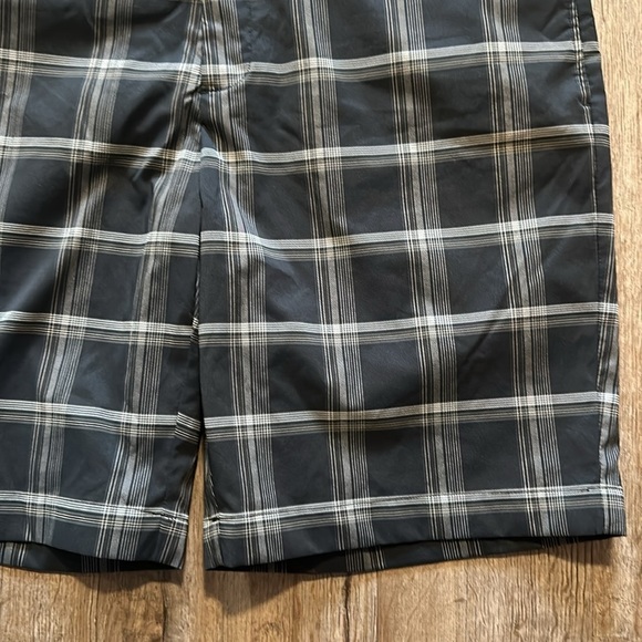 GREG NORMAN SHORTS SIZD(38) - Picture 2 of 11